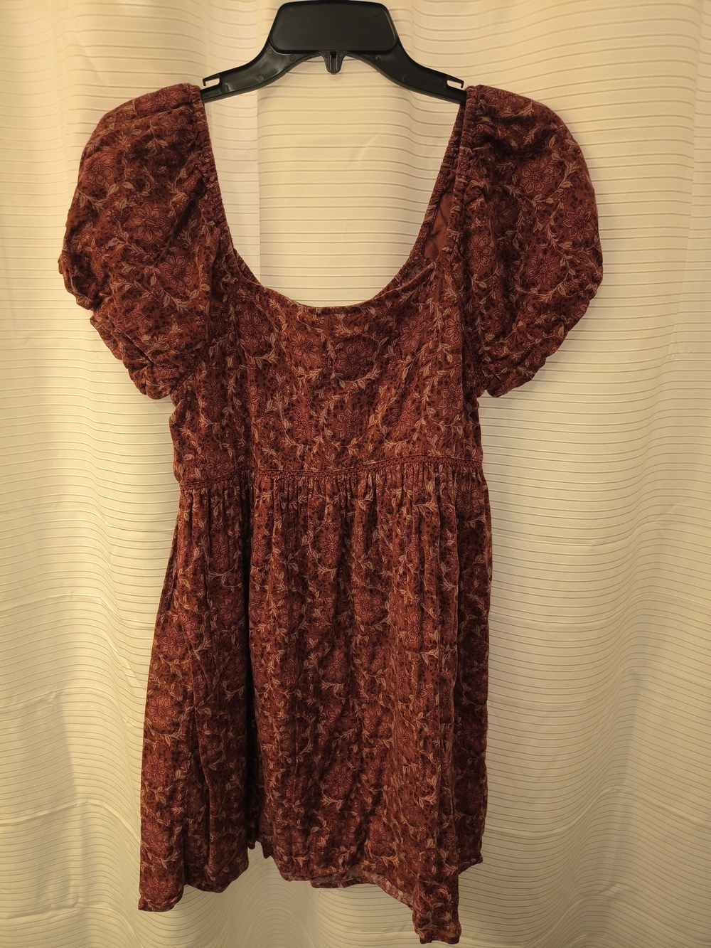 American Eagle Outfitters Burgundy Velvet Puff-Sleeve Mini Dress